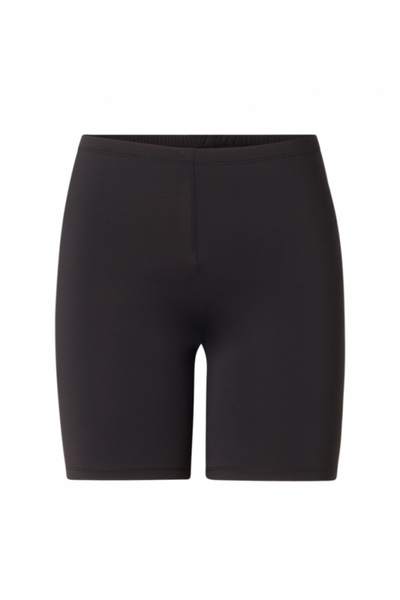 Under shorts, BASE LEVEL Yanis Black