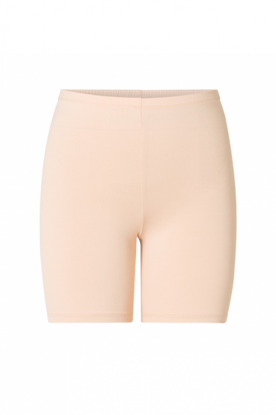 Under shorts, BASE LEVEL Yanis Nude